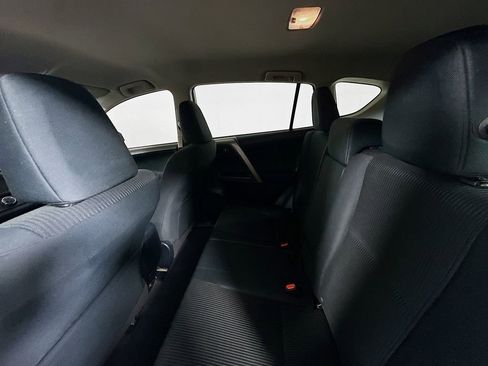 Used 2018 Toyota RAV4 LE FWD image 22