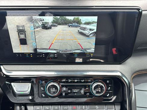 Used 2023 GMC Sierra 1500 AT4 w/ AT4 Premium Package AWD/4WD image 33