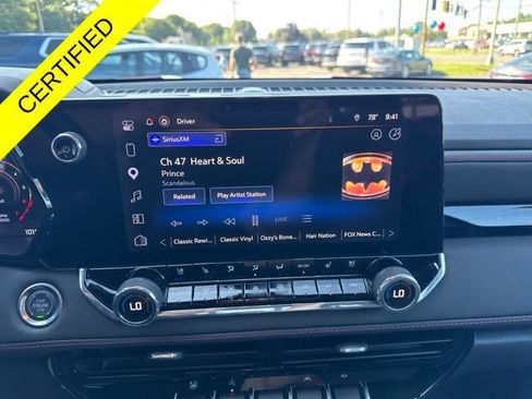 Used 2026 Chevrolet Colorado Z71 w/ Technology Package AWD/4WD image 12