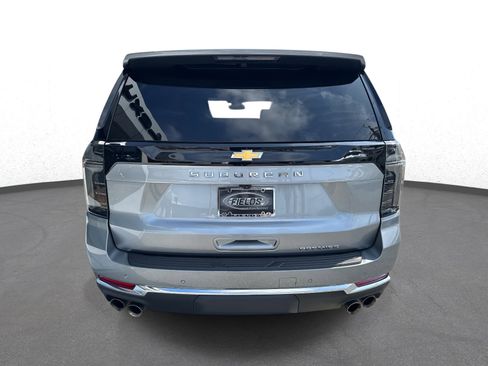 Used 2025 Chevrolet Suburban Premier image 4