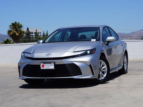 Used 2026 Toyota Camry LE FWD image 4