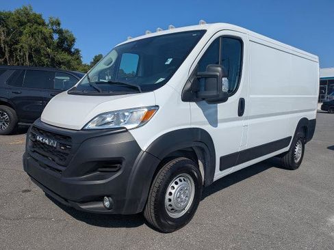 Used 2025 RAM ProMaster 2500 w/ Convenience Group FWD image 8
