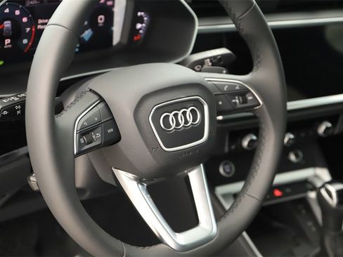 New 2025 Audi Q3 2.0T Premium image 16