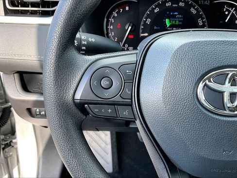 Certified 2025 Toyota RAV4 LE image 21