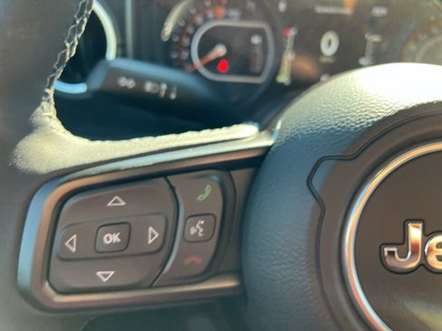 New 2025 Jeep Gladiator Sport image 26