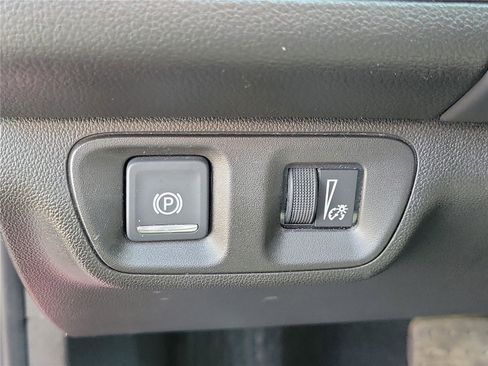 Used 2021 GMC Acadia SLE w/ Driver Convenience Package FWD image 24