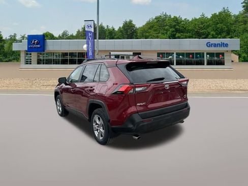 Used 2022 Toyota RAV4 XLE w/ Convenience Package image 9