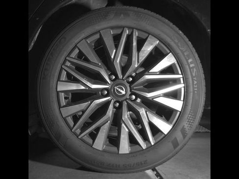 Used 2025 Nissan Altima 2.5 SV FWD image 9