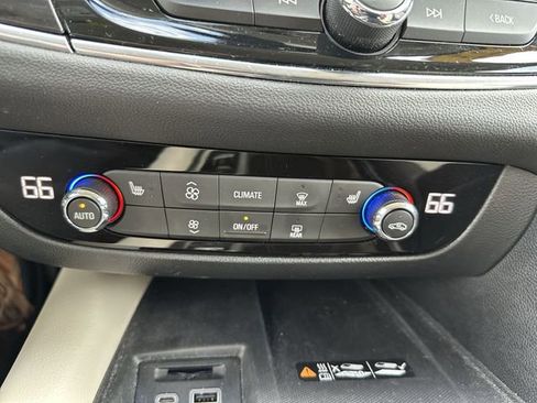 Certified 2023 Buick Enclave Essence image 18