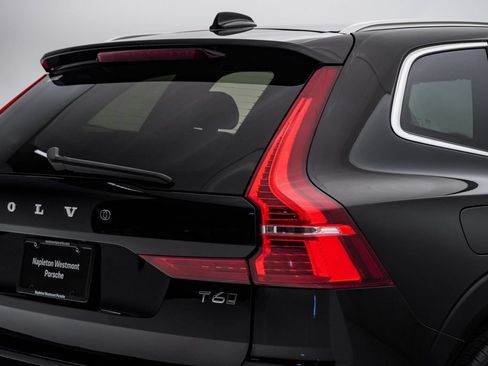 Used 2019 Volvo XC60 T6 Momentum w/ Premium Package AWD/4WD image 13