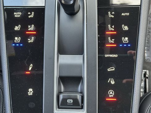 New 2026 Porsche Macan S image 25