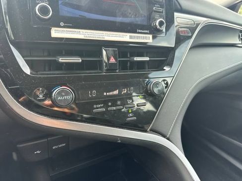 Used 2024 Toyota Camry SE FWD image 11