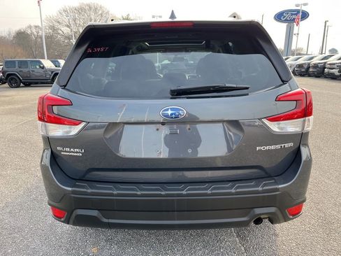 Used 2023 Subaru Forester Premium image 5