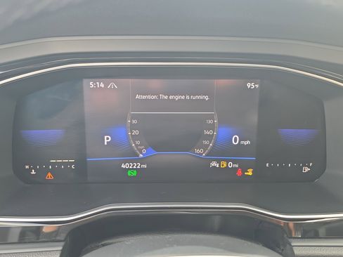 Used 2022 Volkswagen Jetta SE w/ Panoramic Sunroof Package FWD image 26