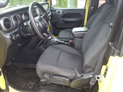 Used 2022 Jeep Wrangler Sport AWD/4WD image 9