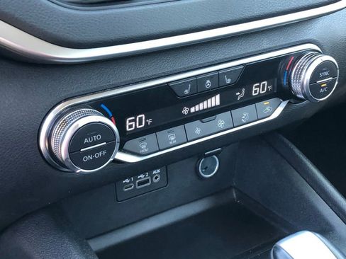 Used 2019 Nissan Altima 2.5 SV AWD/4WD image 18