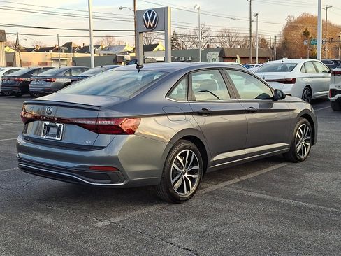 New 2026 Volkswagen Jetta SE FWD image 5