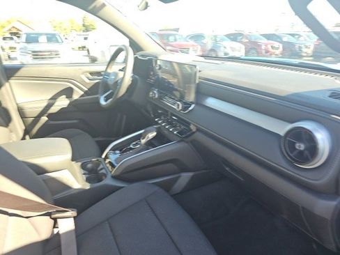 Used 2024 Chevrolet Colorado LT image 19