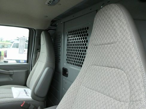 New 2025 GMC Savana 3500 w/ Driver Convenience Package RWD image 36
