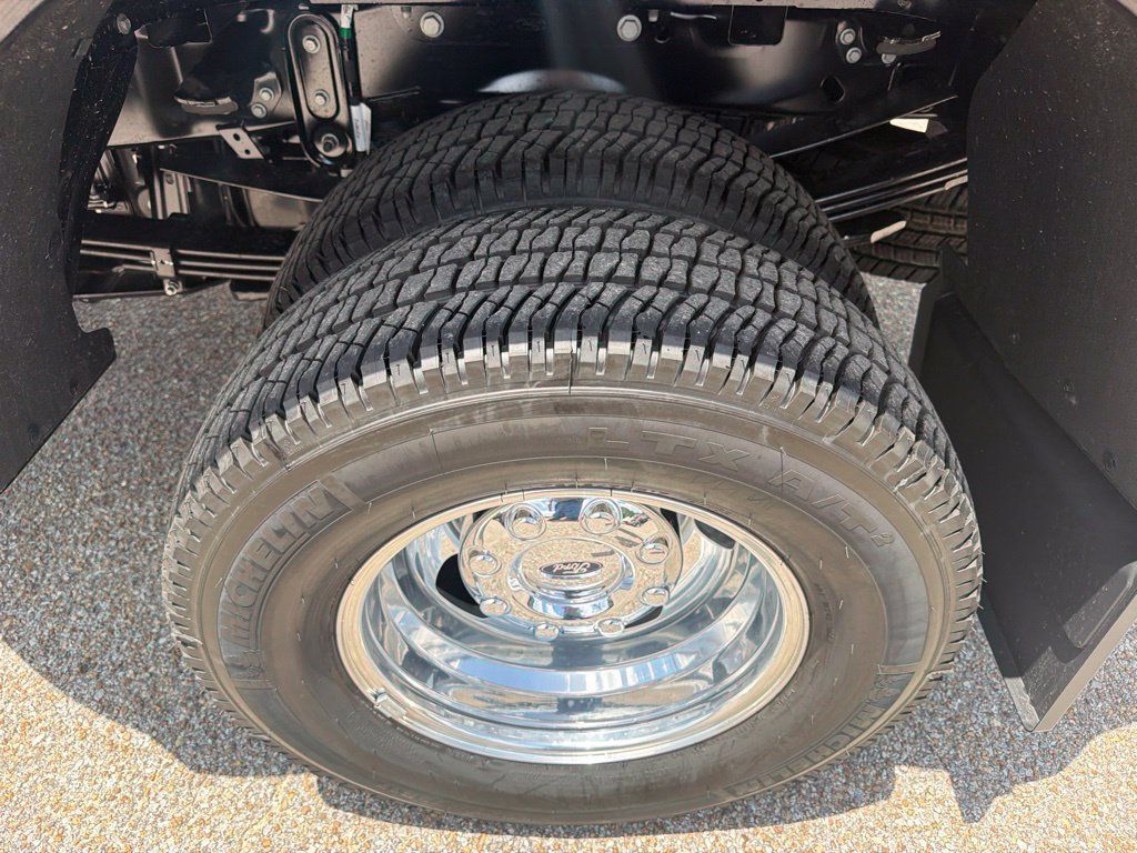 New 2026 Ford F350 Platinum w/ Platinum Plus Package AWD/4WD image 12