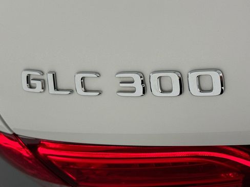 Used 2019 Mercedes-Benz GLC 300 image 8