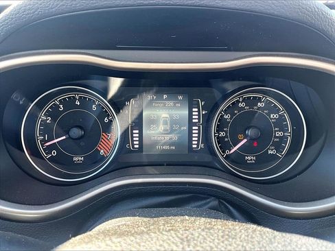 Used 2014 Jeep Cherokee Latitude w/ Comfort/Convenience Group image 17