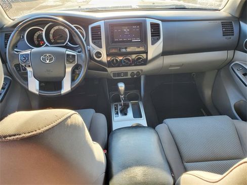 Used 2015 Toyota Tacoma 4x4 Double Cab w/ TRD Sport Package image 9