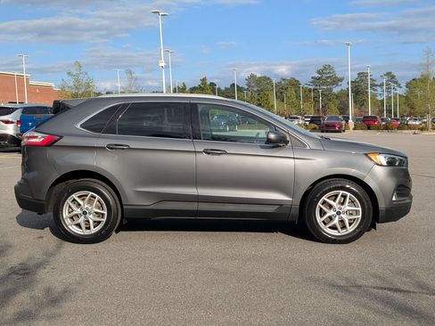 Used 2022 Ford Edge SEL w/ Convenience Package AWD/4WD image 3