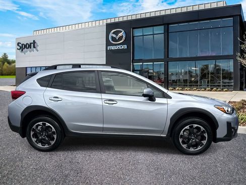 Used 2023 Subaru Crosstrek 2.0i Premium AWD/4WD image 2