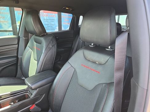 Used 2023 Jeep Compass Trailhawk AWD/4WD image 35
