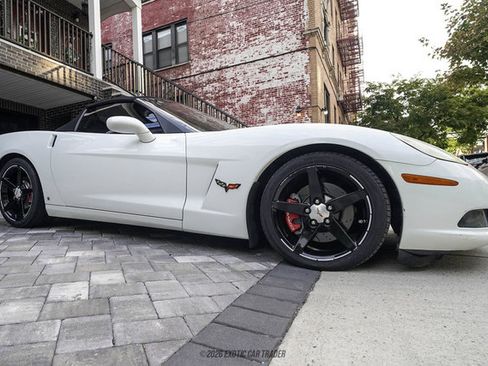 Used 2006 Chevrolet Corvette Convertible w/ Preferred Equipment Group RWD image 20
