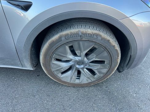 Used 2025 Tesla Model Y Long Range RWD image 14