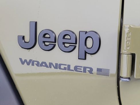 Used 2025 Jeep Wrangler Unlimited Sport AWD/4WD image 8