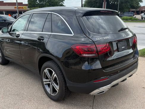 Used 2020 Mercedes-Benz GLC 300 4MATIC image 3