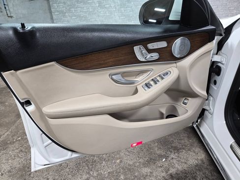 Used 2021 Mercedes-Benz C 300 4MATIC Sedan image 7