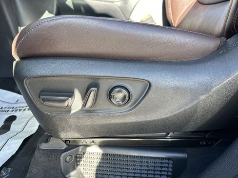 Used 2023 Toyota Sienna Platinum image 13