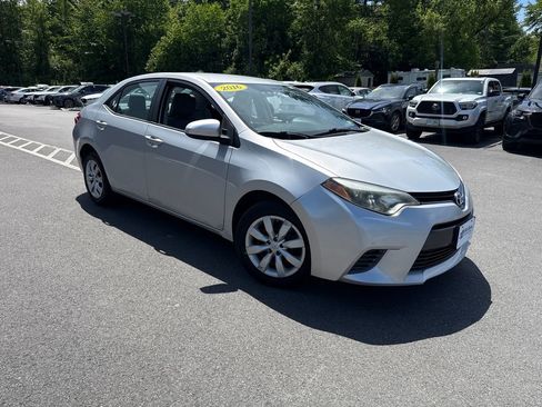 Used 2016 Toyota Corolla LE FWD image 7