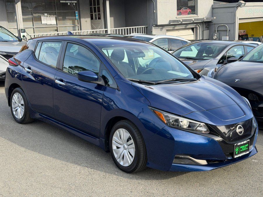 Used 2025 Nissan Leaf S FWD image 3