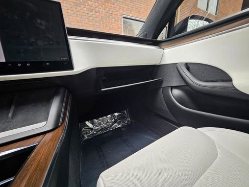 Used 2023 Tesla Model S AWD image 53