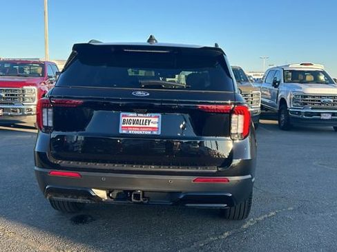 New 2026 Ford Explorer ST-Line w/ ST-Line Street Pack image 4