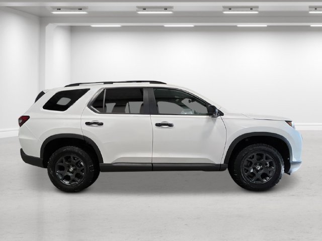New 2026 Honda Pilot TrailSport image 2