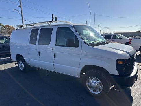 Used 2010 Ford E-150 and Econoline 150 image 6