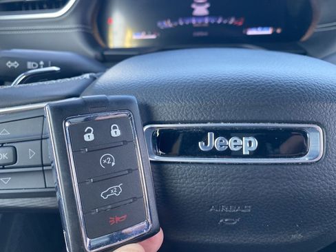 Used 2024 Jeep Grand Cherokee L Altitude image 49