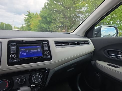 Certified 2022 Honda HR-V LX image 20