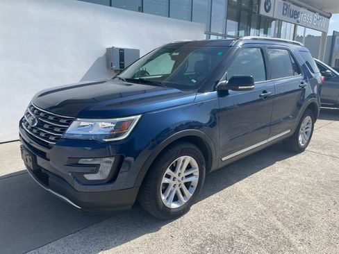 Used 2017 Ford Explorer XLT w/ Equipment Group 202A FWD image 1