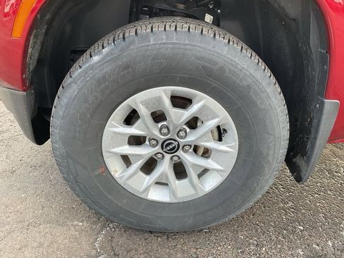 Used 2024 Nissan Frontier SV image 9