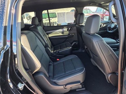 Used 2025 Buick Enclave Sport Touring image 15