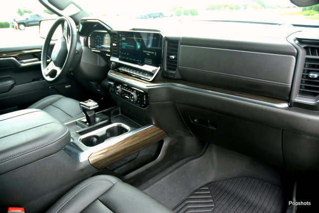 Used 2023 Chevrolet Silverado 1500 RST AWD/4WD image 16