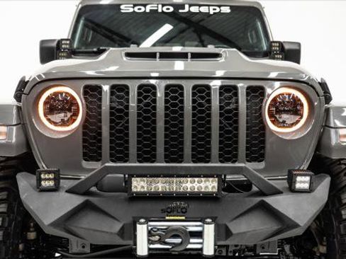 Used 2022 Jeep Gladiator Sport image 40