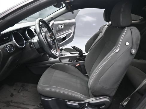 Used 2020 Ford Mustang Coupe RWD image 9